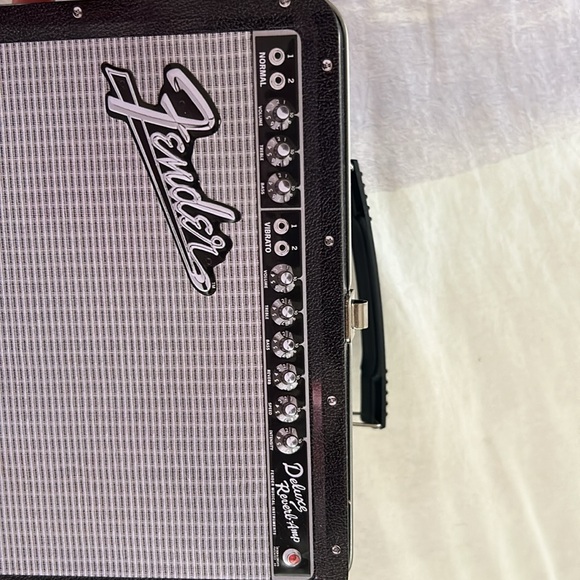 Adorable Fender metal retro lunchbox - Picture 2 of 6